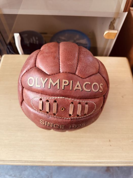 Ретро кожена футболна топка Olympiacos (Since 1925) – колекционерска
