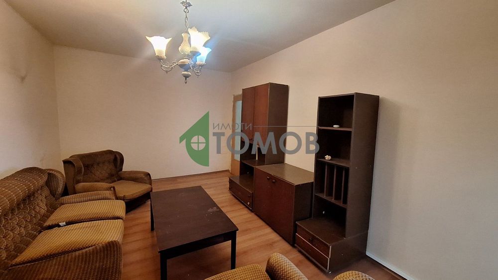 Просторен тристаен апартамент в кв. Самара 1