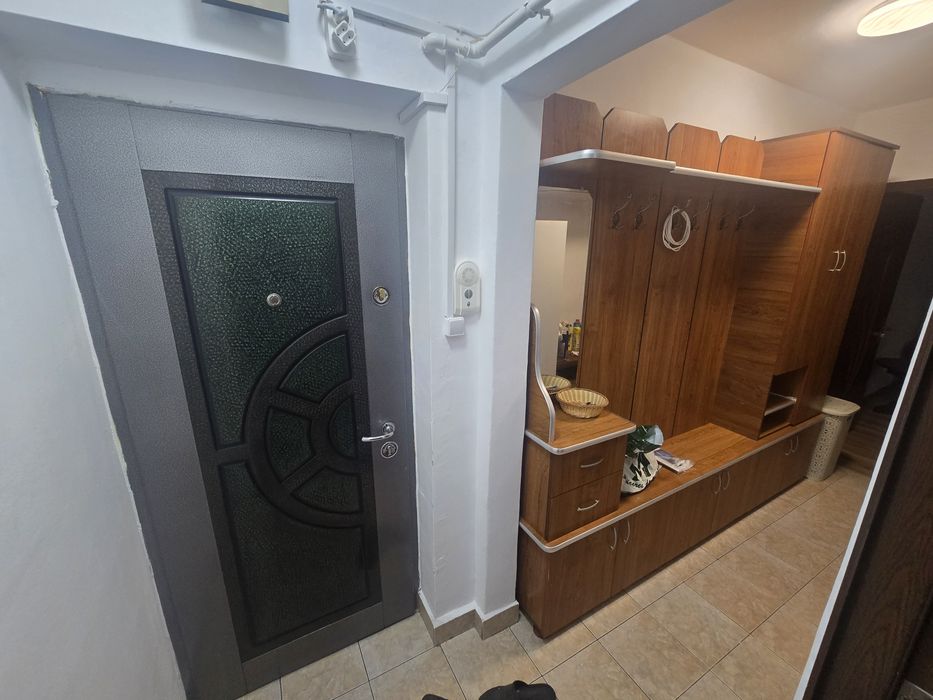 Apartament 3 camere de inchiriat