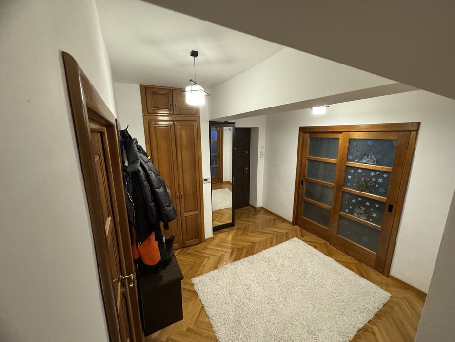Apartament 3 camere de vânzare – zonă centrală (str. Ștefan Luchian)