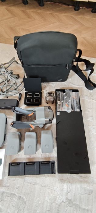 DJI Air 2S Fly More Combo, дрон в отлично състояние - нов