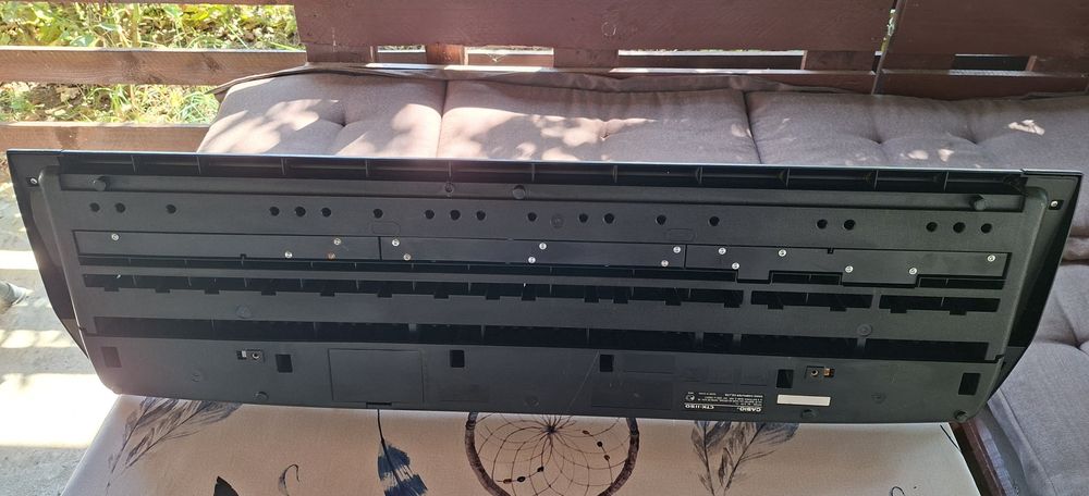 Vand doua orgi Casio,una perfect functionala(Casio CTK-1150) iar cealaltă pt piese