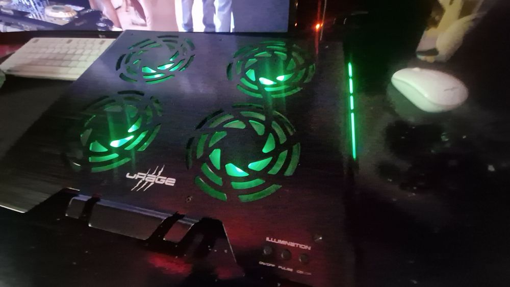 Cooler laptop RGB