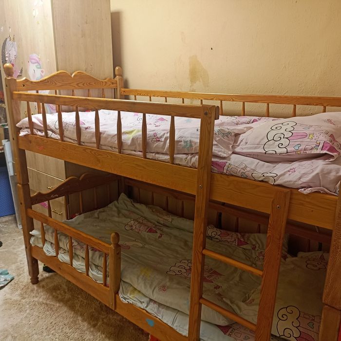 2 etajli krovat sotiladi