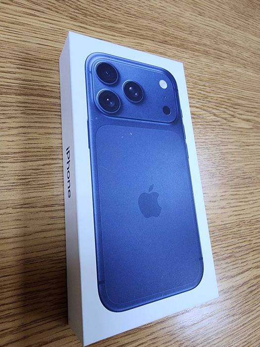 Продавам iPhone 17 Pro 256
