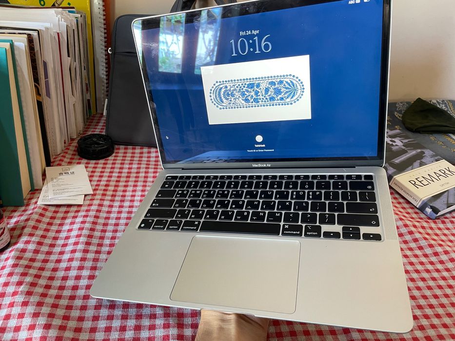 MacBook Air M1 sotuvda