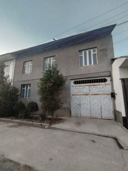 Уй срочно сотилади