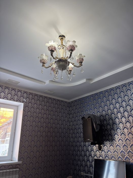 Люстра б/у состояние супер