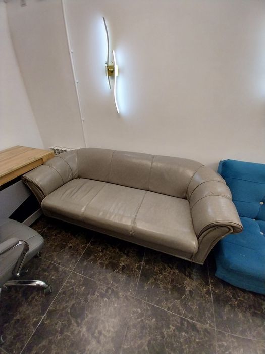 Продам диваны в офис