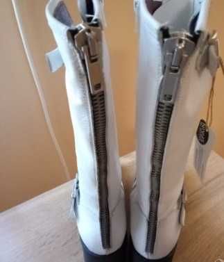 Дамски ботуши и боти