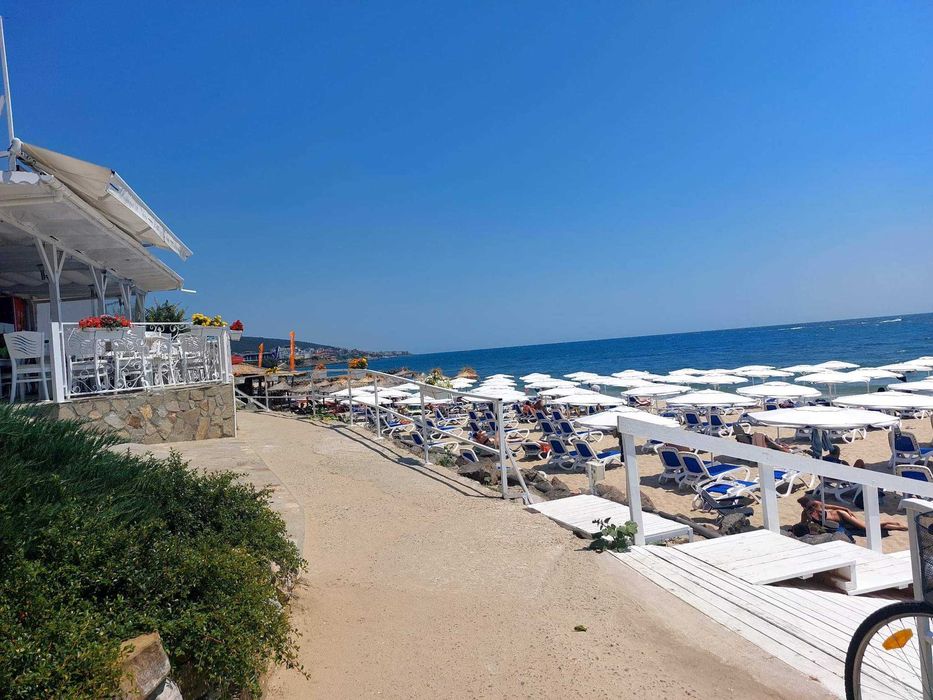 Студио в Свети Влас Първа линия