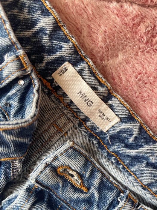 Блестящи сини дънки MANGO