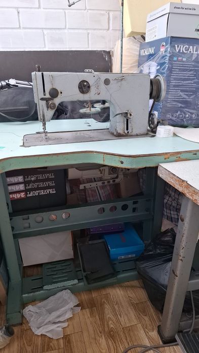 Машина швейная производственная