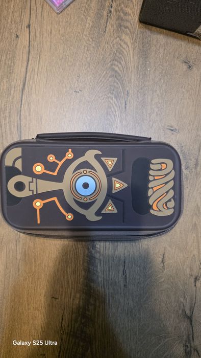 Nintendo Switch OLED Ediţie Specială Zelda + 2 Jocuri + Husă