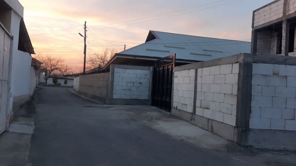 Ховли уй сотилади