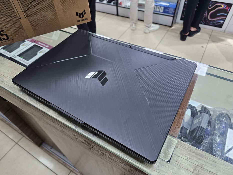 Asus TUF Gaming Ryzen 7 + RTX2050