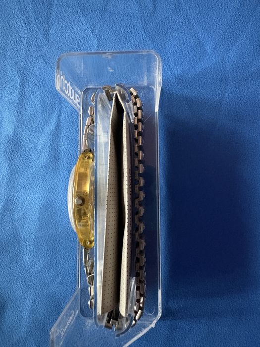 Swatch часовник.