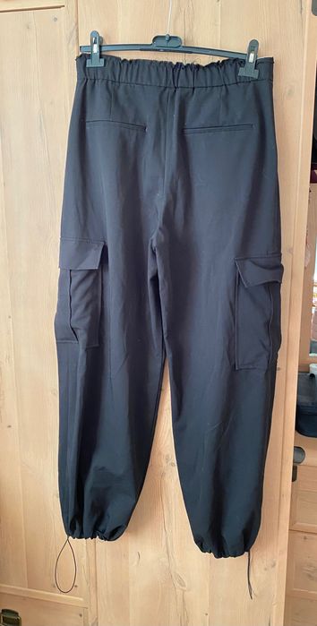 Zara кожена пола и 2 панталона.