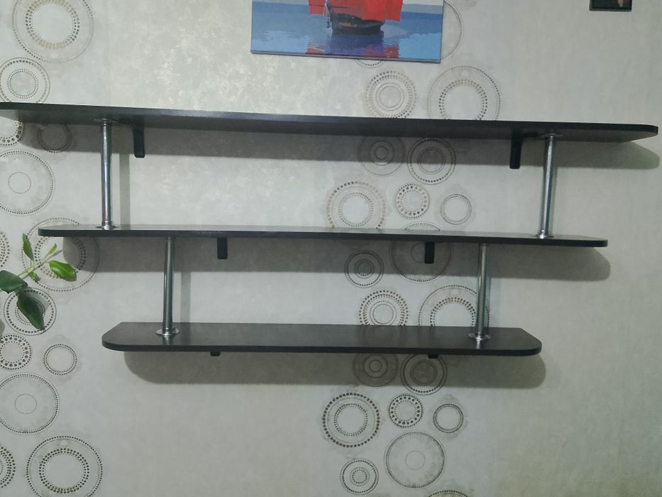 Продам полку 3 уровня