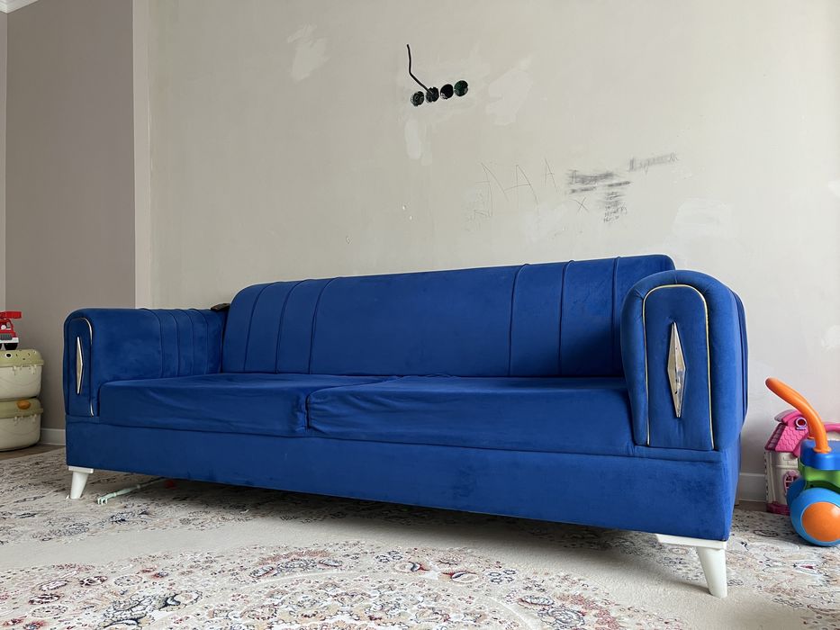 Диван в хорошем состояний