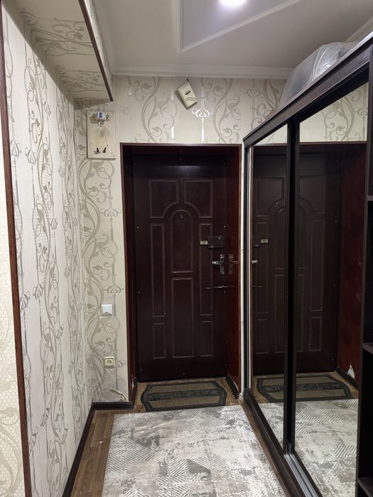 СРОЧНО ПРОДАЕТСЯ Банковский 3 ком кв на ХУВАЙДО мБЕРУНИЙ 1 этаж 115кв