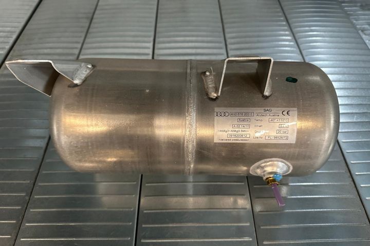 Butelie rezervor perne aer Audi 4H0616203E 4H0616203E Audi A8 D4/4H
