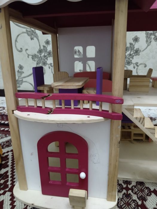 Деревянный домик детский