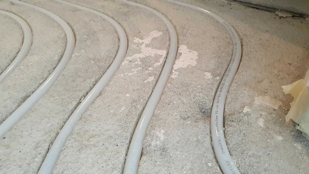 Canelare şapă încălzirea în pardoseală/ Țeavă sparta/ slefuit beton