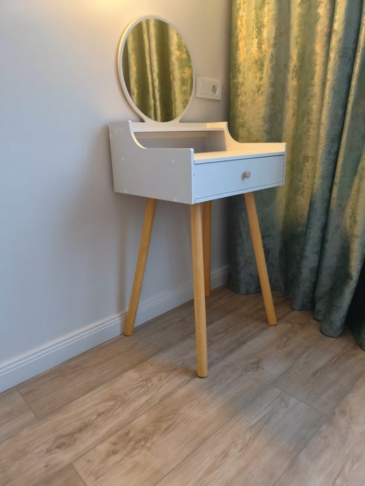 Туалетный столик