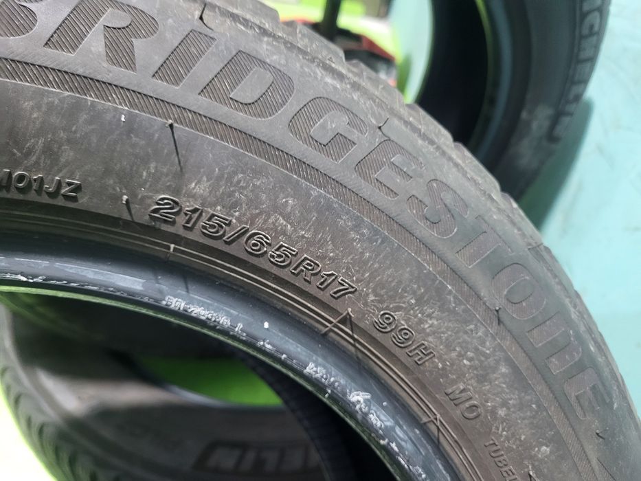 2 бр зимни 215/65/17 Bridgestone
