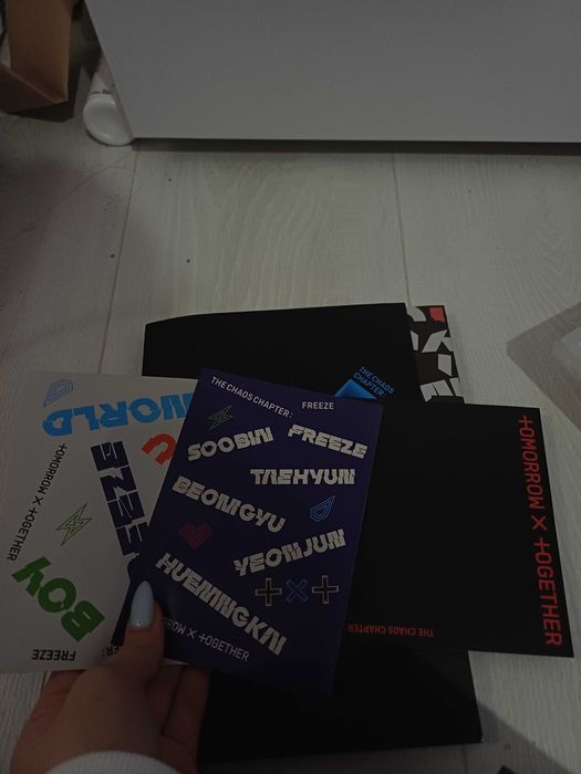 TXT албум The chaos chapter