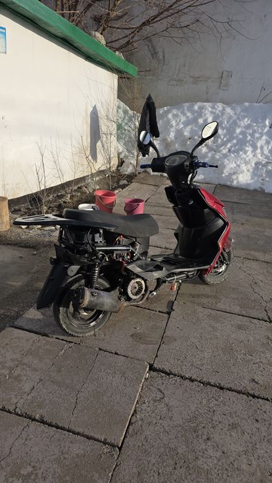 Скутер м8, не на учёте