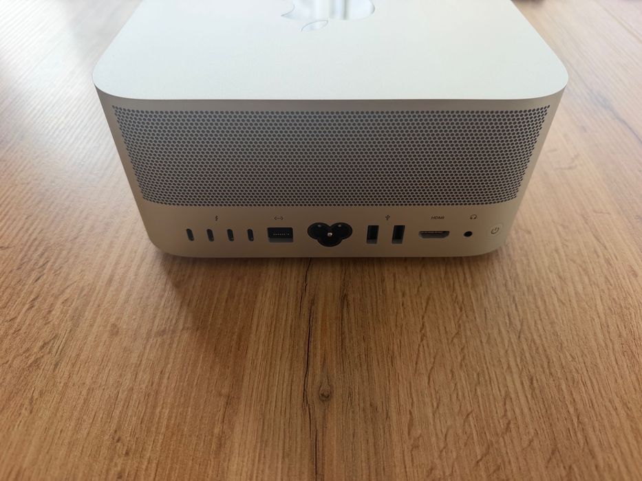 Mac Studio M1 ULTRA 20-CPU/48-GPU/128GB RAM/ 1TB SSD