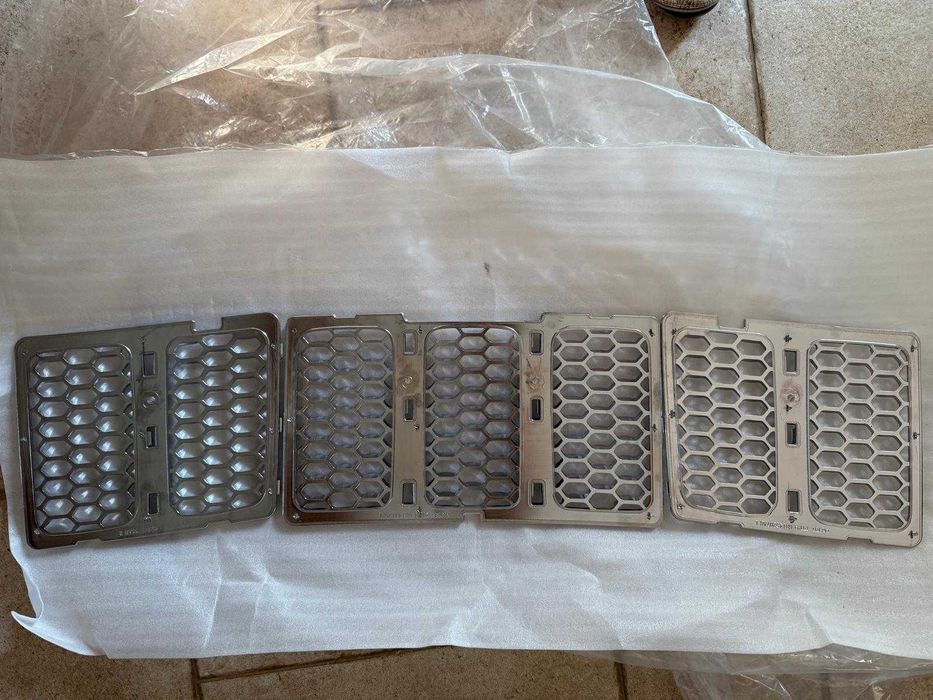 Grilaj radiator Jeep Grand Cherokee WK2 [facelift] 2014 - 2021