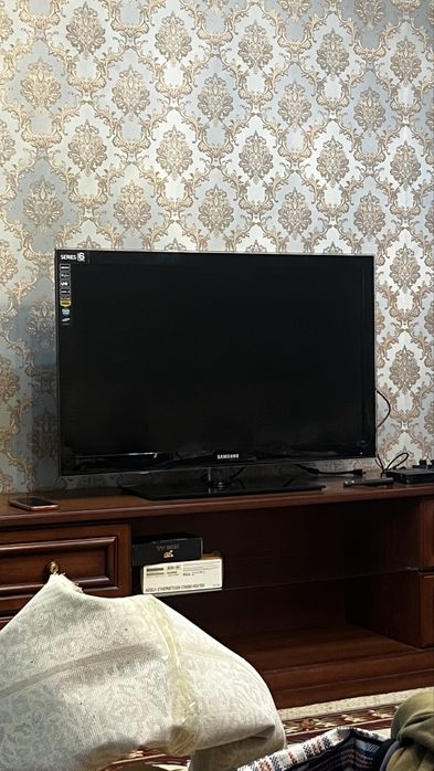 Телевизор SAMSUNG