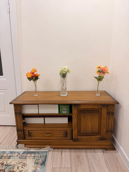 Продам сервант почти новая