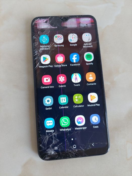 Vând Samsung Galaxy A10, perfect funcțional, probleme la ecran //poze