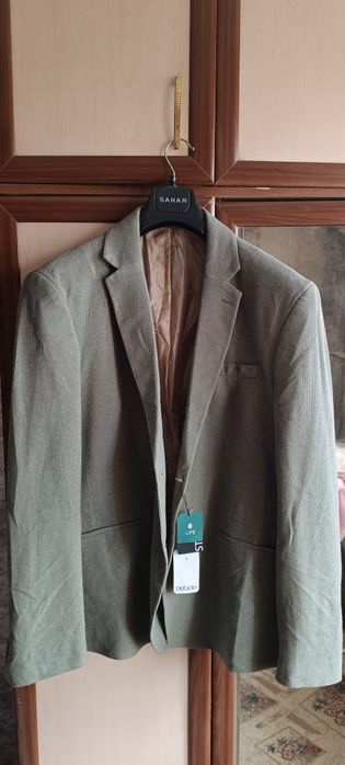 Продам новый стильный пиджак 54р