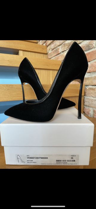 Обувки - Casadei