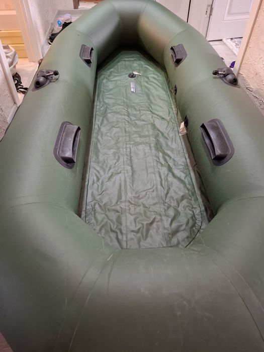 Продам надувная лодка двух местная