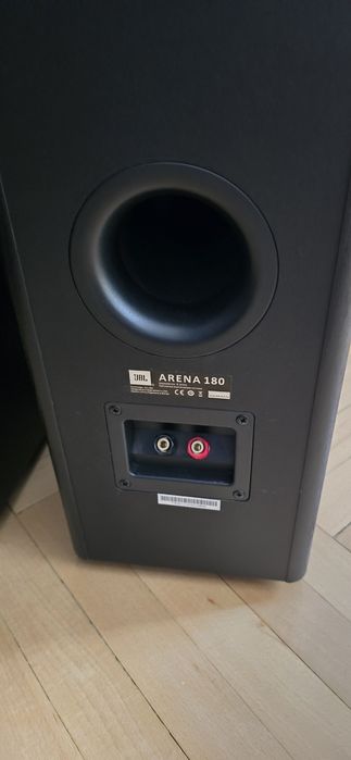 Продавам тонколони JBL ARENA 180 в  много добро състояние