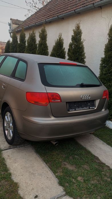Vând Audi A3 1.6