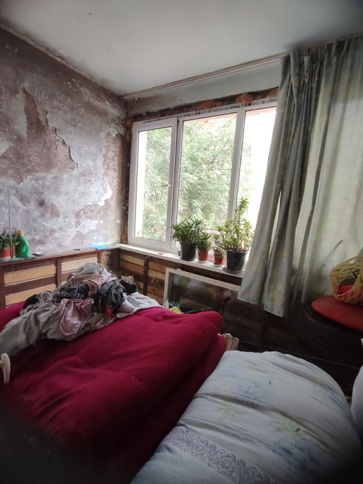 Сергелийский район 
Куйлюк 5 массив 
Ориентир Базарчик 
2-х комнатная