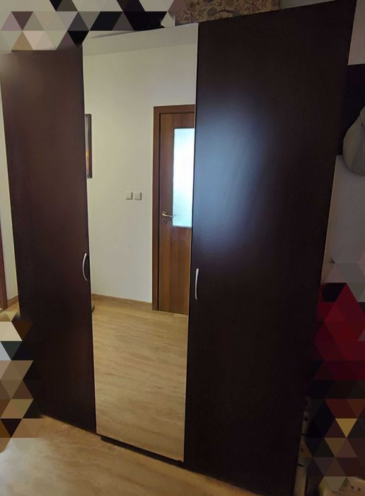 Голям трикрилен гардероб