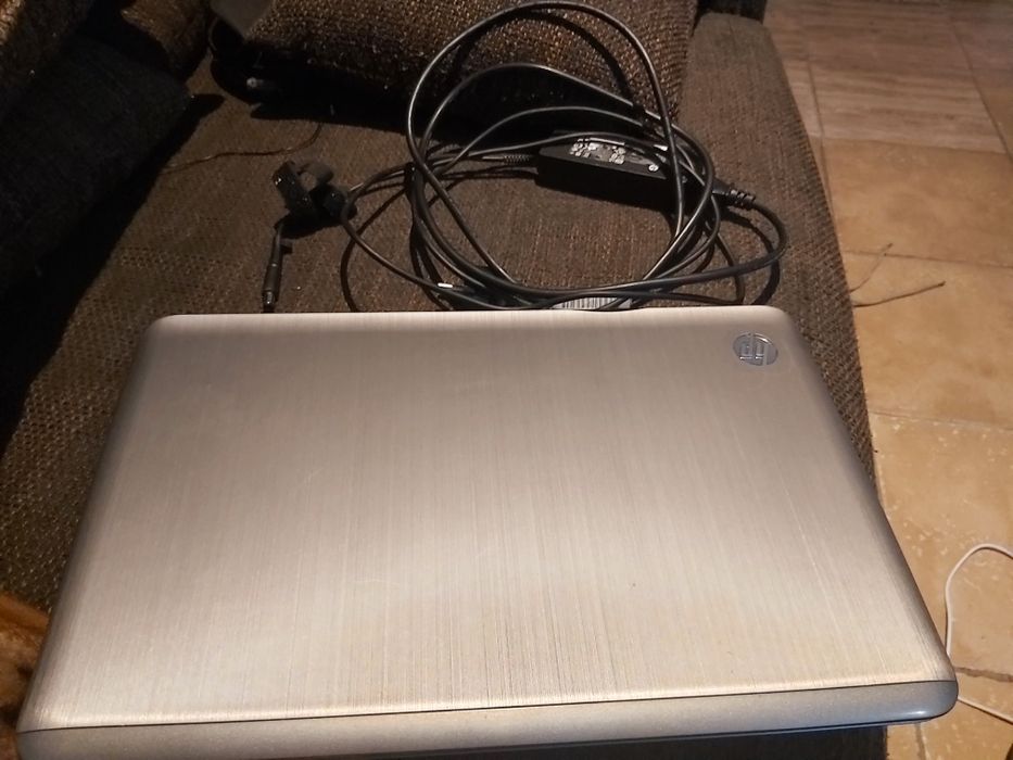 Vând laptop hp pavilion dv7 ca si nou