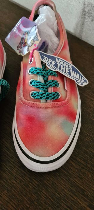 Нови гуменки Vans