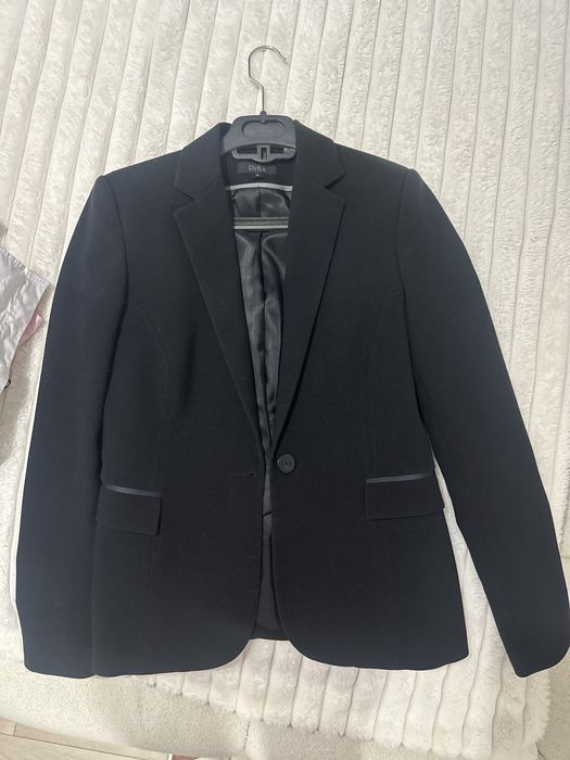 Черно сако Dika