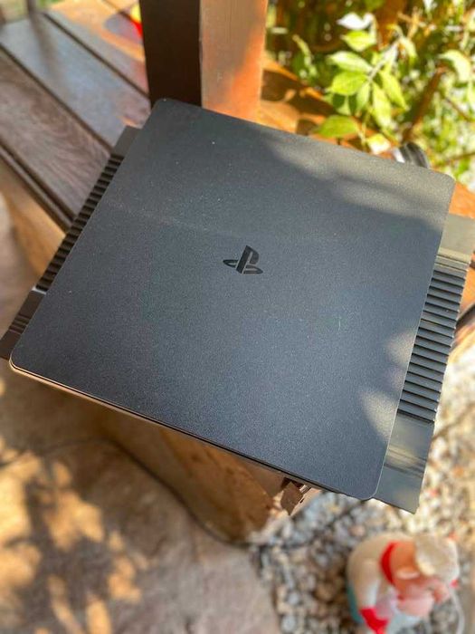 PlayStation4 (PS4) Slim с Охладител Deep Cool (Възможност за Продажба по Отделно)