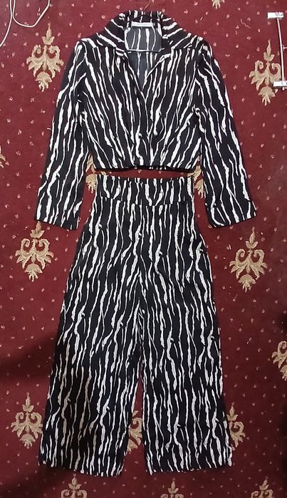 Продаётся двойка. Микрорайон 1-остановка