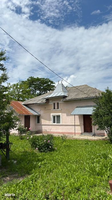 Casa langa Autostrada A1, Pitesti - Bucuresti, KM86, la nodul rutier